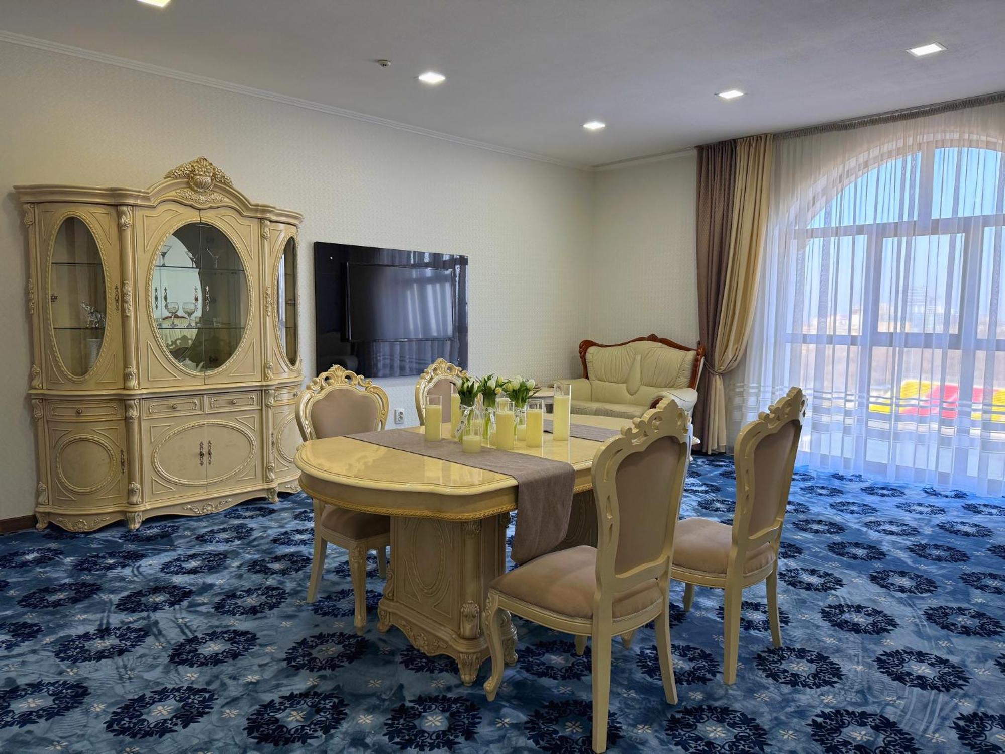 Plaza Hotel Bishkek Luaran gambar